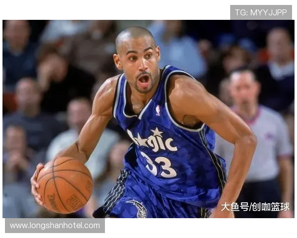 塔克遭遇伤病困扰初步诊断为硬伤赛后将进行详细检查以确定恢复情况